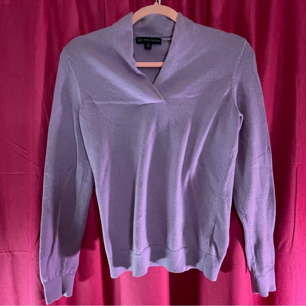Super cute lavender sweater perfect for fall or winter time. Size medium women.